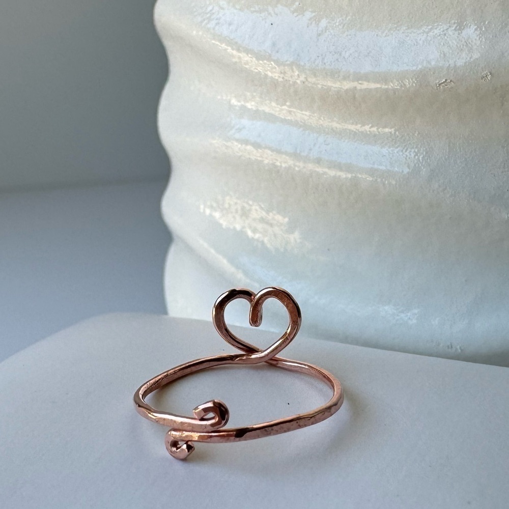 Artisan Toe Ring Copper Adjustable - Picture 4 of 12